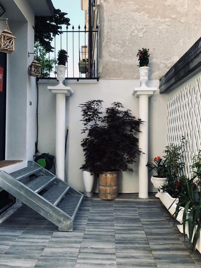 Bed and Breakfast Naviglio81 Милан Экстерьер фото